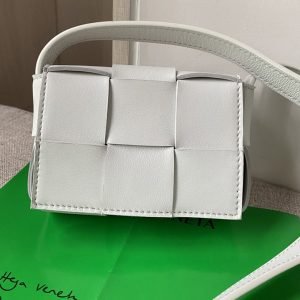 Replica Bottega Veneta 666688 Cassette mini bag in White Intreccio leather