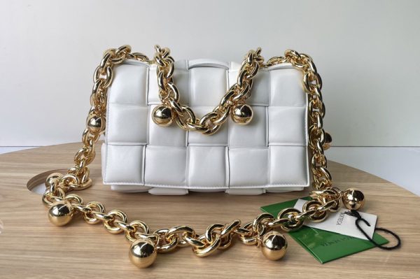 Replica Bottega Veneta 680070 Chain Cassette Padded intreccio leather cross-body bag on White Leather