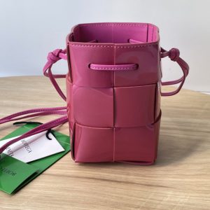 Replica Bottega Veneta 680217 Cassette Mini intreccio leather cross-body bucket bag in Azalea Leather