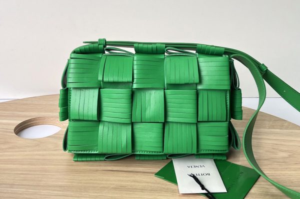 Replica Bottega Veneta 680698 Cassette Fringed intreccio leather cross-body bag on Green Leather