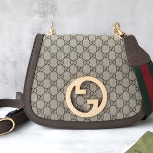 Replica Gucci 699210 Medium shoulder bag with round Interlocking G in Beige and ebony GG Supreme