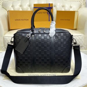 Replica Louis Vuitton Damier Infini Leather District Pochette n23355
