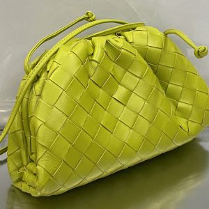 Replica Bottega Veneta 585852 Mini Pouch in Green Nappa leather