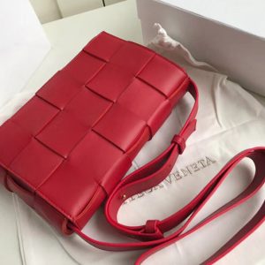 Replica Bottega Veneta 578004 BV Cassette Crossbody bag In Red Lambskin Leather