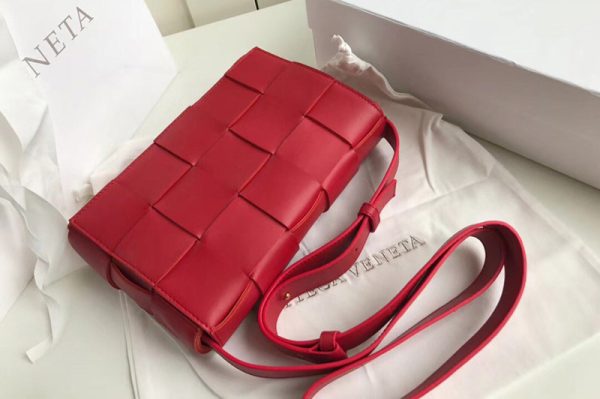 Replica Bottega Veneta 578004 BV Cassette Crossbody bag In Red Lambskin Leather