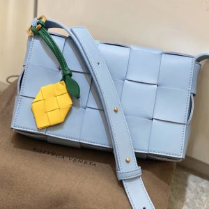 Replica Bottega Veneta 578004 BV Cassette Crossbody bag In Blue Lambskin Leather