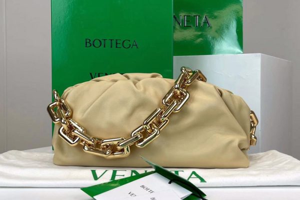 Replica Bottega Veneta 620230 Chain Pouch Shoulder Bag in Beige Lambskin Leather With Gold Chain