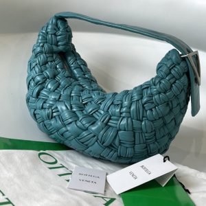 Replica Bottega Veneta 620917 Banana Hobo bag in Blue handwoven Calfskin leather