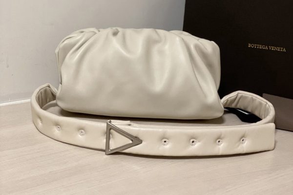 Replica Bottega Veneta 620954 BV The Body Pouch Belt bag in White Lambskin Leather