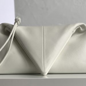 Replica Bottega Veneta 622712 Trine Angular clutch bag in White Lambskin Leather