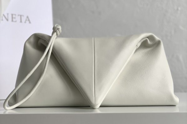 Replica Bottega Veneta 622712 Trine Angular clutch bag in White Lambskin Leather