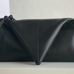 Replica Bottega Veneta 622712 Trine Angular clutch bag in Black Lambskin Leather