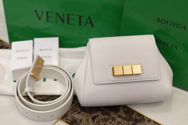 Replica Bottega Veneta 631117 Mini belt bag in White textured leather