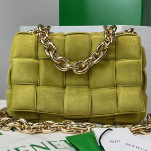 Replica Bottega Veneta 631421 The Chain Cassette Cross-body bag in maxi Kiwi Intrecciato suede cashmere