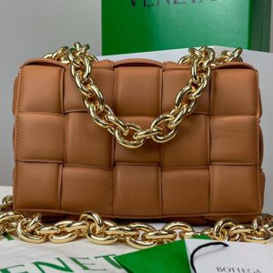 Replica Bottega Veneta 631421 The Chain Cassette Cross-body bag in Brown Intrecciato leather