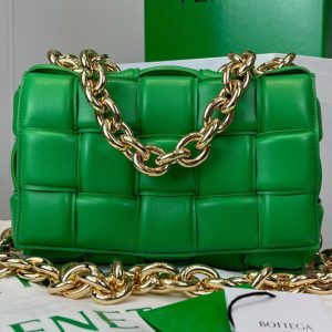 Replica Bottega Veneta 631421 The Chain Cassette Cross-body bag in maxi Light Green Intrecciato Nappa leather