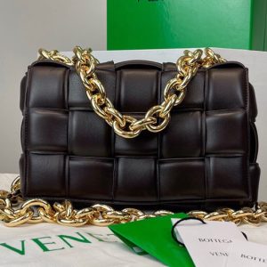 Replica Bottega Veneta 631421 The Chain Cassette bag in maxi Fondant Intrecciato Nappa leather With Gold Chain