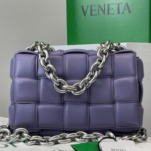 Replica Bottega Veneta 631421 The Chain Cassette bag in maxi Purple Intrecciato Nappa leather With Silver Chain