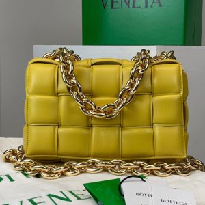 Replica Bottega Veneta 631421 The Chain Cassette bag in maxi Yellow Intrecciato Nappa leather With Gold Chain