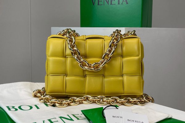 Replica Bottega Veneta 631421 The Chain Cassette bag in maxi Yellow Intrecciato Nappa leather With Gold Chain