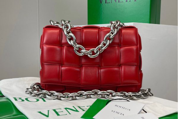 Replica Bottega Veneta 631421 The Chain Cassette bag in maxi Red Intrecciato Nappa leather With Silver Chain