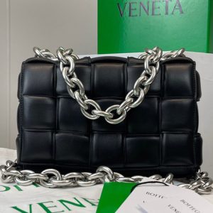 Replica Bottega Veneta 631421 The Chain Cassette bag in maxi Black Intrecciato Nappa leather With Silver Chain