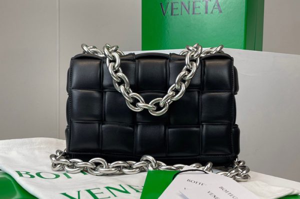 Replica Bottega Veneta 631421 The Chain Cassette bag in maxi Black Intrecciato Nappa leather With Silver Chain