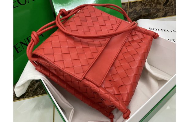 Replica Bottega Veneta 631463 The Small Fold Crossbody back in soft Red Nappa Leather