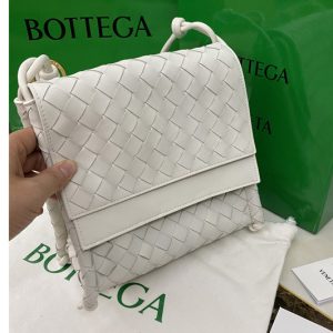 Replica Bottega Veneta 631463 The Small Fold Crossbody back in soft White Nappa Leather