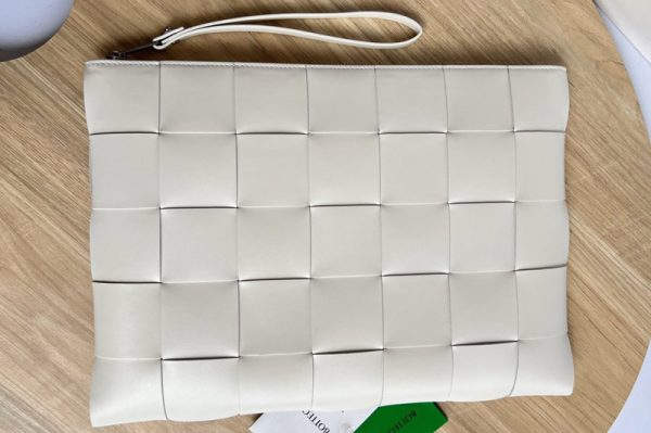 Replica Bottega Veneta 649616 Men Pouch in White intreccio leather