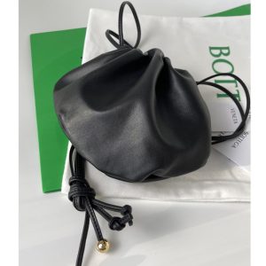 Replica Bottega Veneta 651905 Mini Bulb shoulder bag in Black Nappa leather