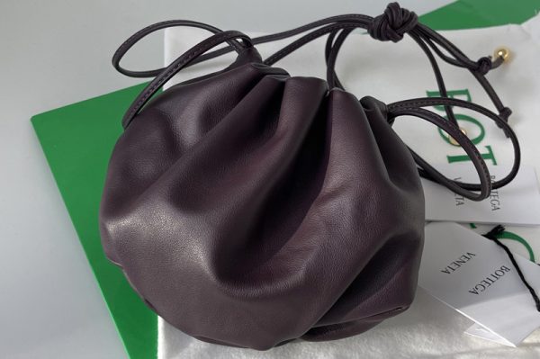 Replica Bottega Veneta 651905 Mini Bulb shoulder bag in Fondant Nappa leather