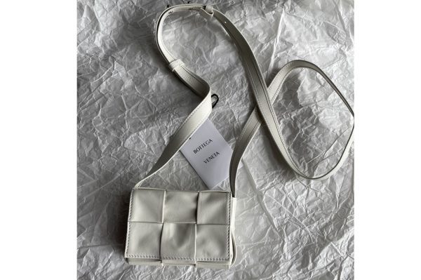 Replica Bottega Veneta 667048 Cassette mini bag in White Intreccio leather