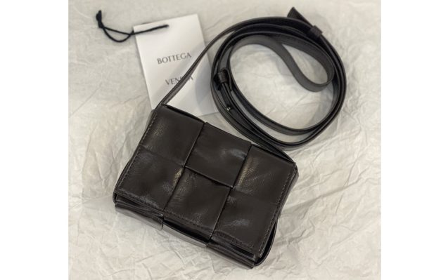 Replica Bottega Veneta 667048 Cassette mini bag in Fondant Intreccio leather