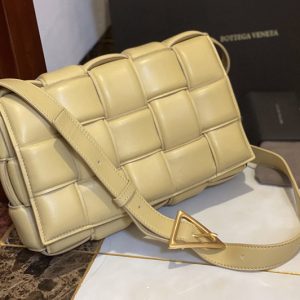 Replica Bottega Veneta 591970 padded cassette bag in Tapioca Lambskin Leather