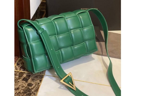 Replica Bottega Veneta 591970 padded cassette bag in Green Lambskin Leather