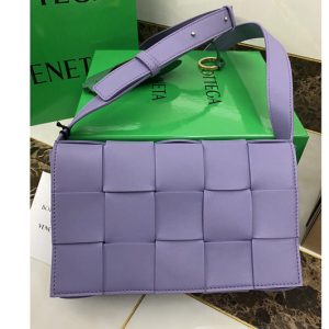 Replica Bottega Veneta 578004 Cassette cross-body bag in Purple double-face maxi weave