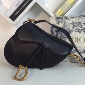 Replica Dior M0446 Saddle bag in Black embossed Grained calfskin Leather