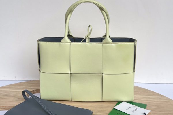 Replica Bottega Veneta 652867 Arco Mini tote bag in Yellow maxi Intrecciato Nappa leather