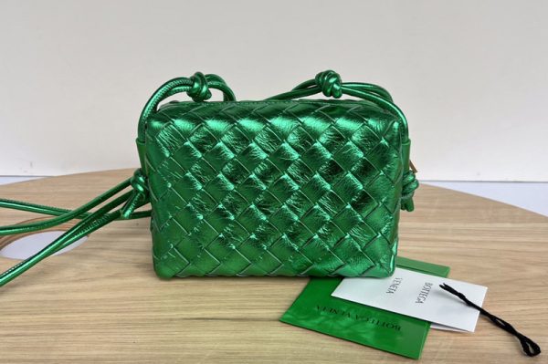 Replica Bottega Veneta 680254 Mini Loop intrecciato leather crossbody bag in Green Leather