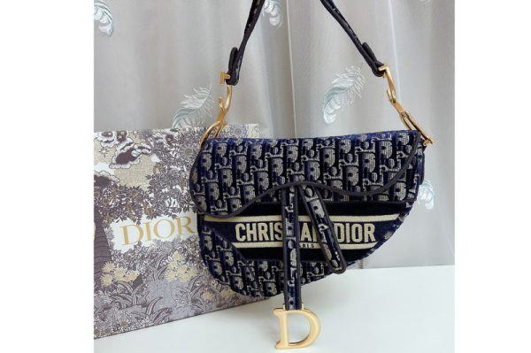 Replica Christian Dior M0446 Dior Saddle bag in Blue Dior Oblique Embroidery