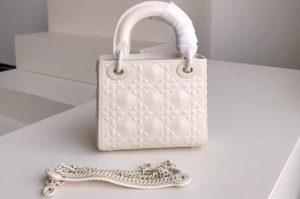 Replica Dior M0505 Mini Lady Dior bag in White Cannage Calfskin with Diamond Motif