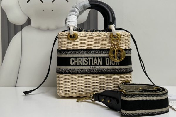 Replica Christian Dior M0565 Medium Lady Dior handbag in Natural Wicker and Blue Dior Oblique Jacquard