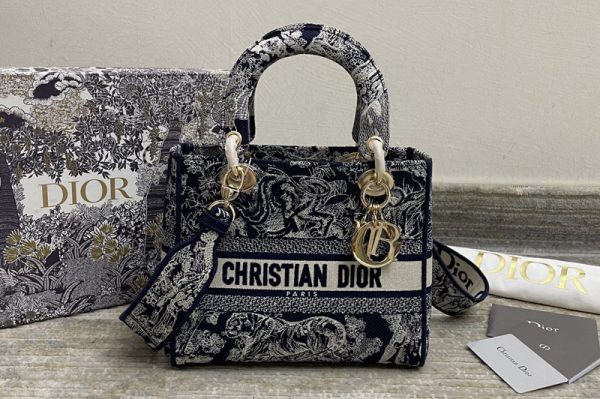 Replica Christian Dior M0565 Dior Medium Lady d-lite bag in Blue Toile de Jouy Embroidery