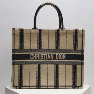 Replica Christian Dior M1286 Dior Book Tote Bag