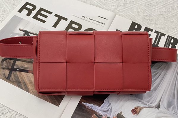 Replica Bottega Veneta 639367 Cassette belt bag in Red Intrecciato Nappa leather