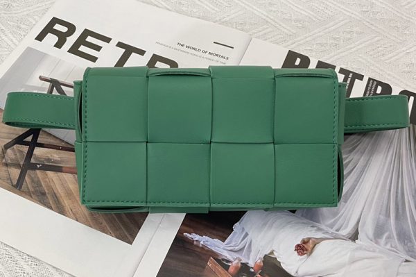 Replica Bottega Veneta 639367 Cassette belt bag in Green Intrecciato Nappa leather