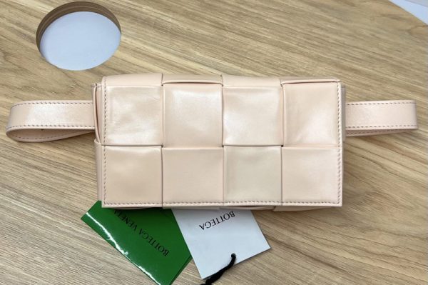 Replica Bottega Veneta 651053 Mini Cassette Belt bag in Pink Intrecciato Paper Calf leather