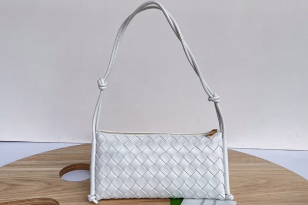 Replica Bottega Veneta 701025 Pouch With Strap in White intrecciato leather