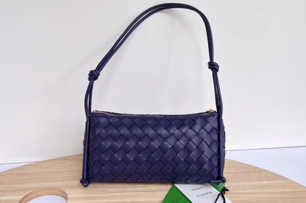 Replica Bottega Veneta 701025 Pouch With Strap in Purple intrecciato leather